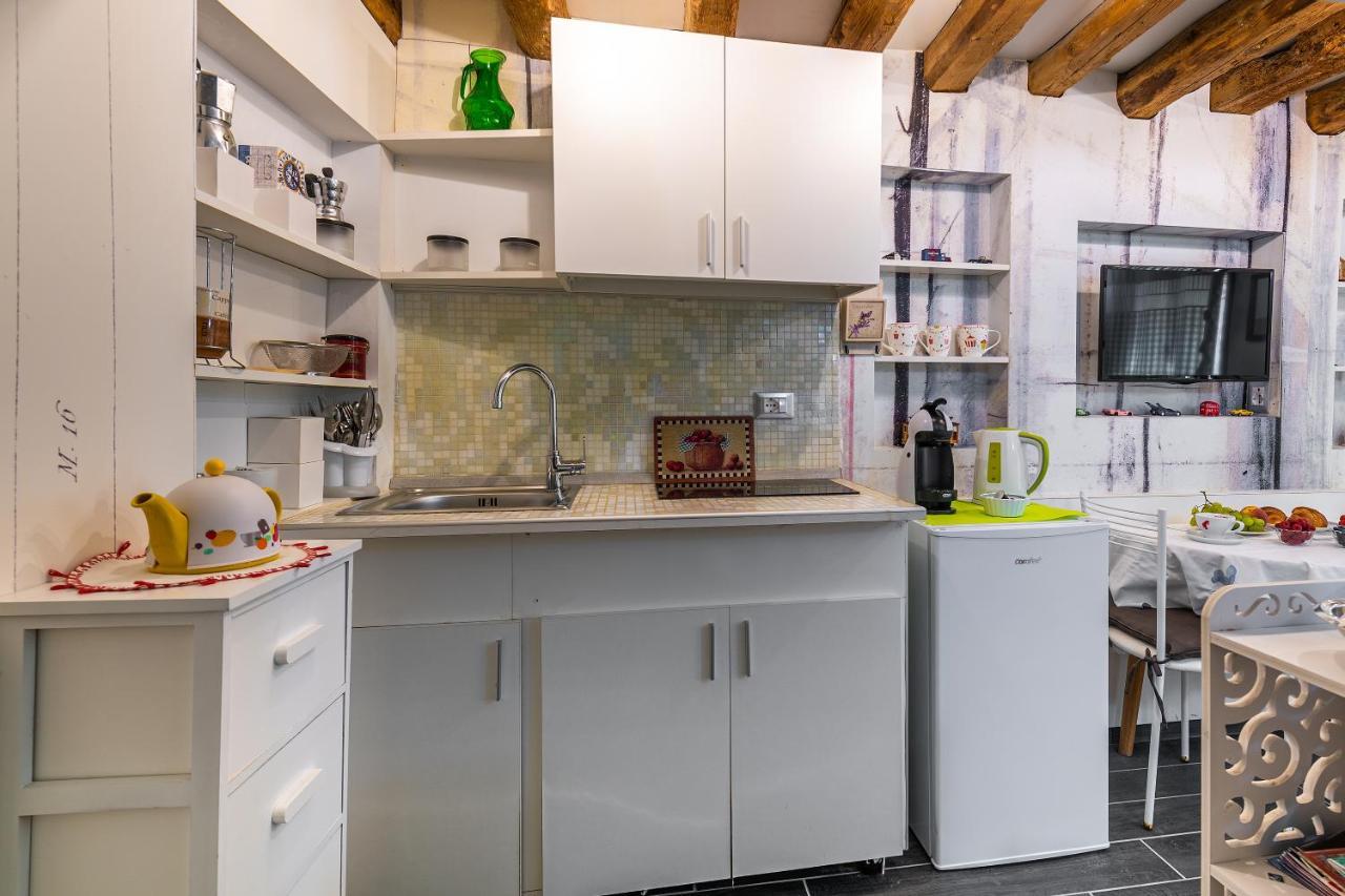 Ln Luxe Apartment Venice Canal View 外观 照片