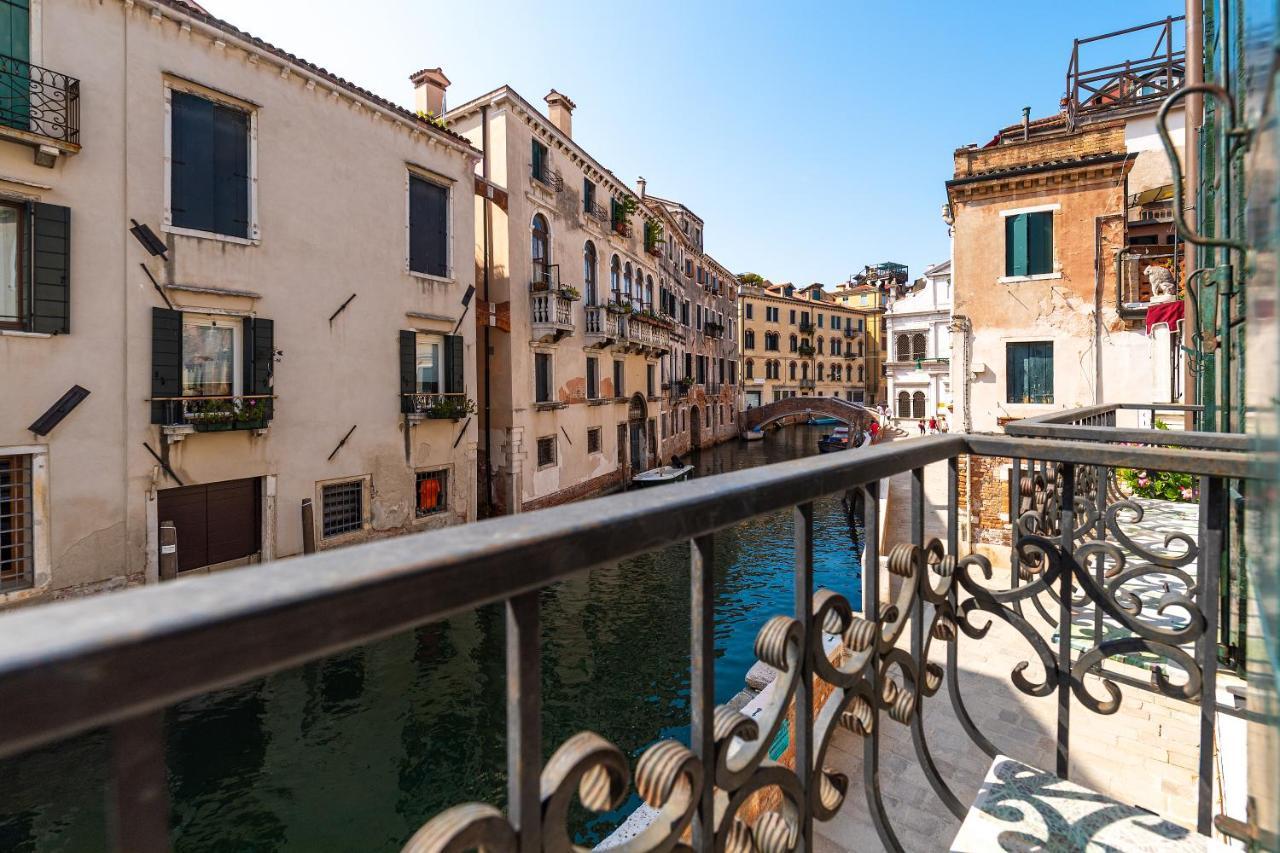 Ln Luxe Apartment Venice Canal View 外观 照片